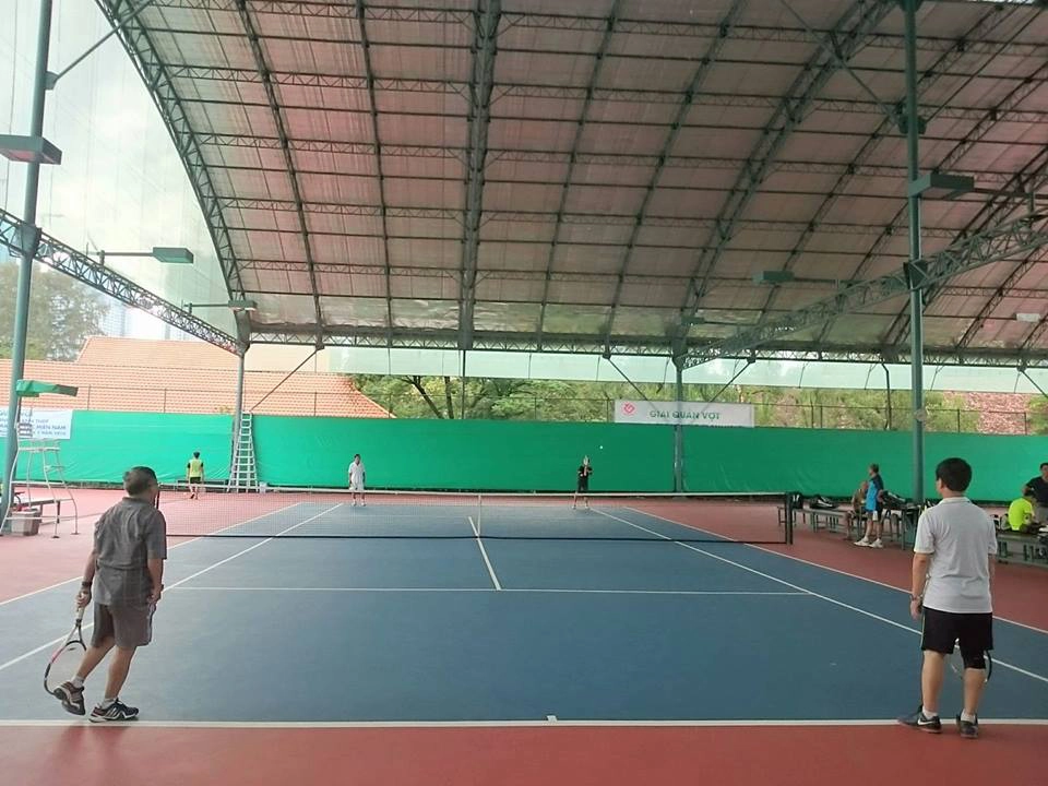 Sân tennis khu du lịch Văn Thánh